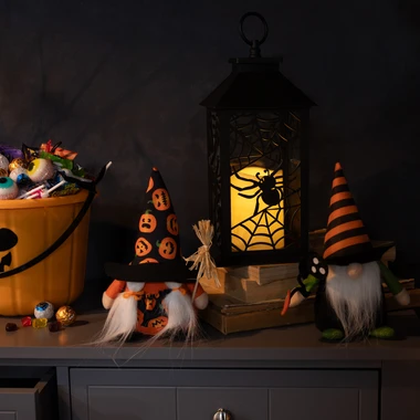 Dekoratívna figúrka haloween ŠKRIATOK CHLAPEC 20 cm