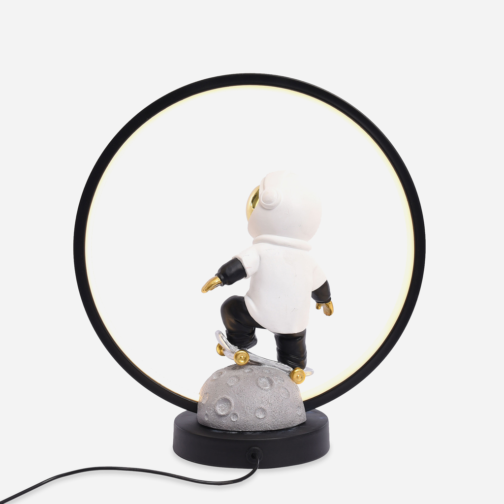 Dekoratívna stolná LED lampa SKATER ASTRONAUT