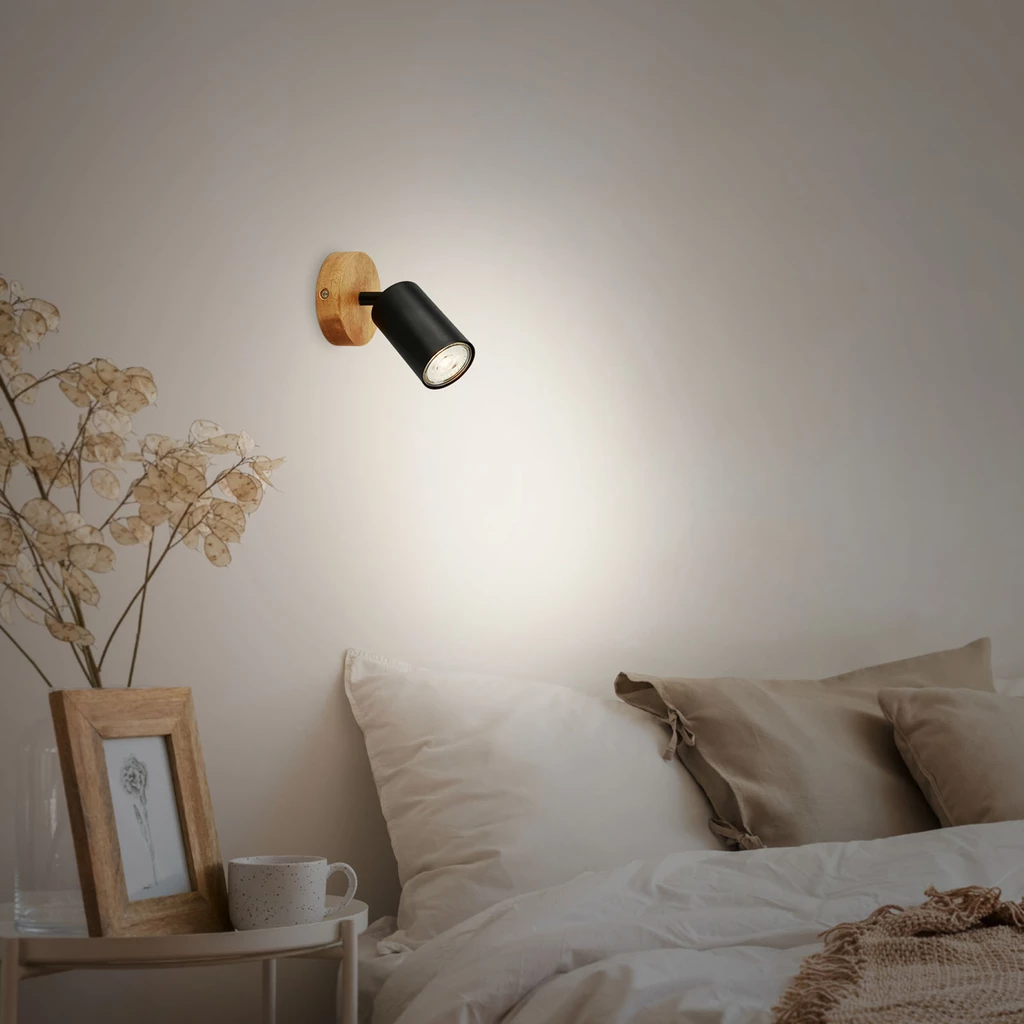 Nástenná bodová lampa s nastaviteľnou drevenou základňou čierna VINTAGE